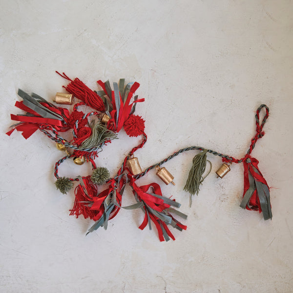Metal Bells Garland (Blue/Red)